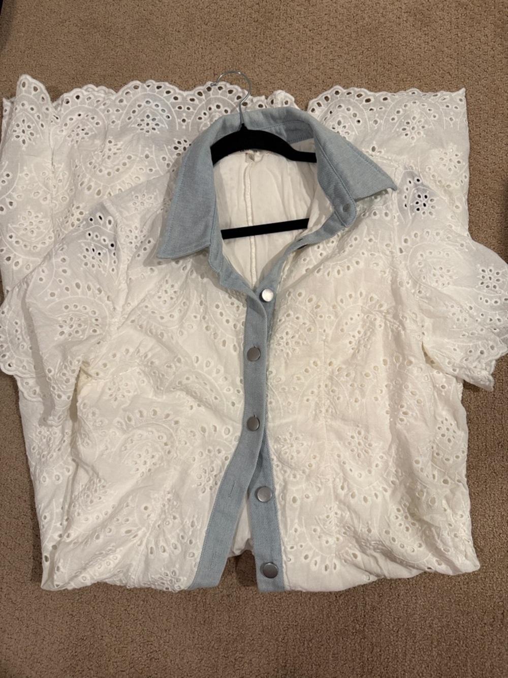LaLavon summer NWOT Eyelet Midi Dress with‎ Contrast Collar - White